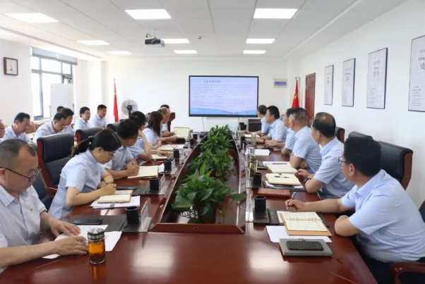 华体会体育-华体会(中国)一站式服务官网
召开党委理论中心组集体学习会议(图2)