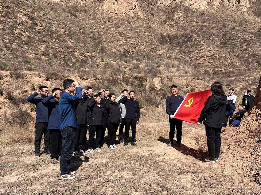 华体会体育-华体会(中国)一站式服务官网
开展义务植树活动(图3) 华体会体育-华体会(中国)一站式服务官网
开展义务植树活动(图3)